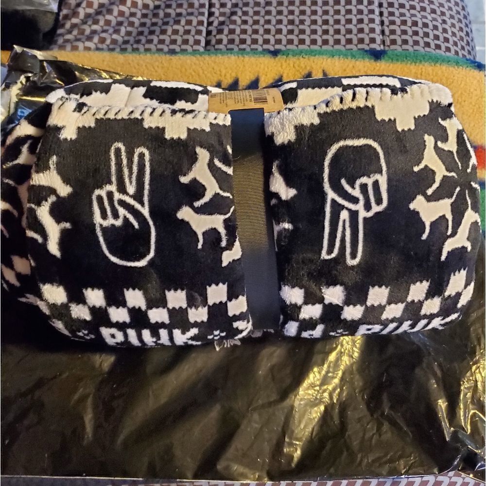 VICTORIA'S SECRET PINK COZY SHERPA THROW 60 x 50 DOG PEACE SIGN BLANKET Rare!